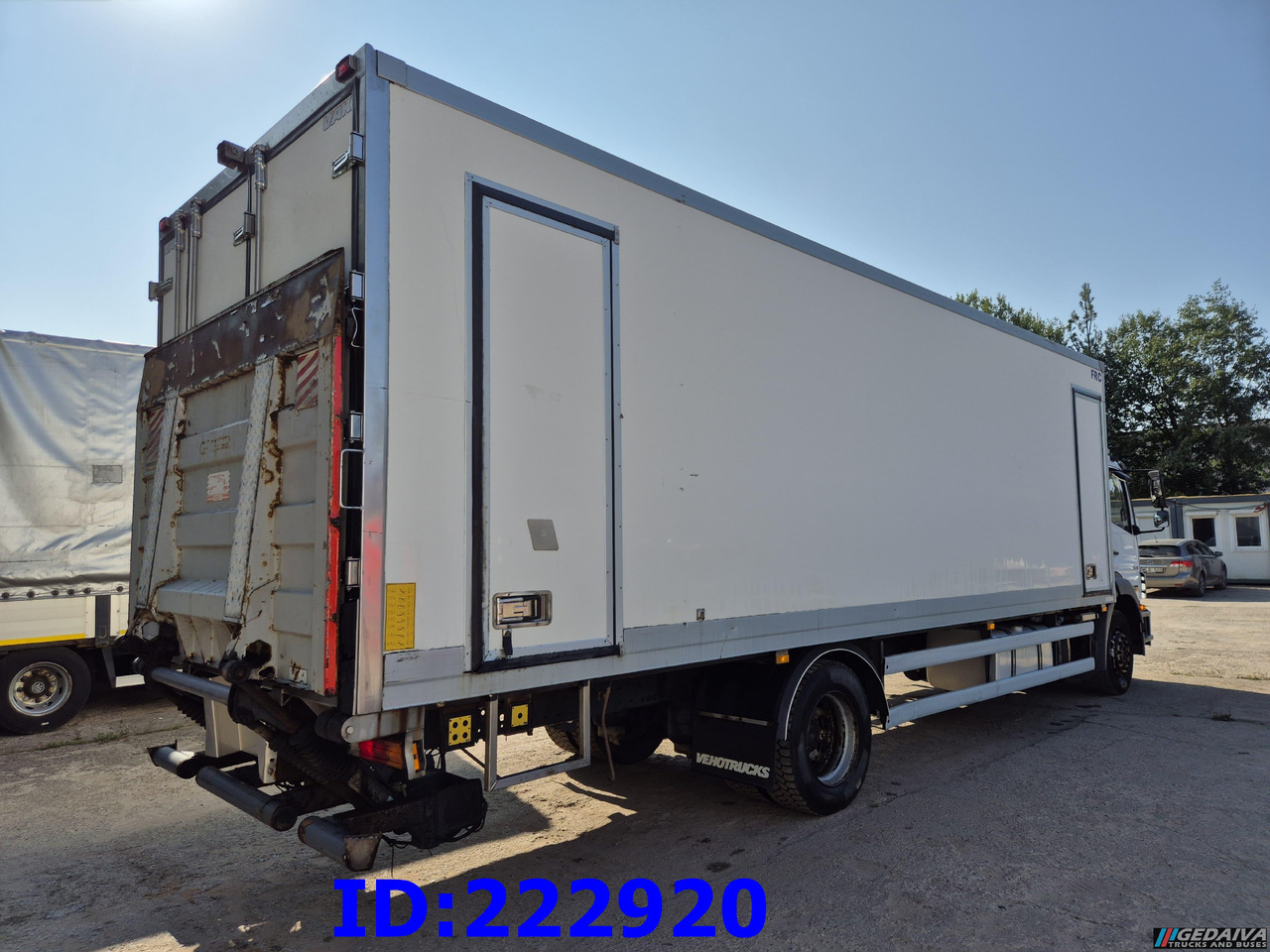 MERCEDES-BENZ Axor 1829 Manual + Tail lift - Refrigerated truck: picture 5 MERCEDES-BENZ Axor 1829 Manual + Tail lift - Refrigerated truck: picture 5