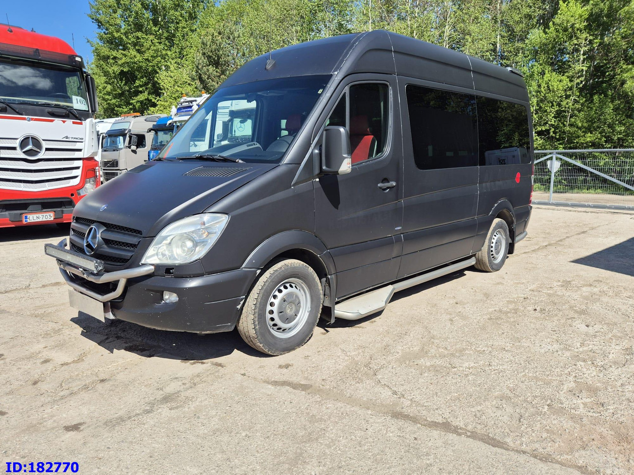 MERCEDES-BENZ Sprinter 319 VIP Euro5 - Minibus, People carrier: picture 4 MERCEDES-BENZ Sprinter 319 VIP Euro5 - Minibus, People carrier: picture 4