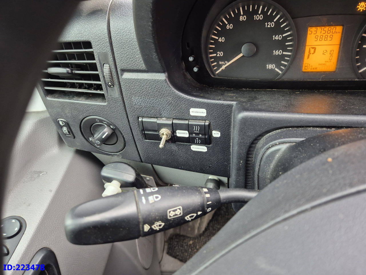 Coach MERCEDES-BENZ Sprinter 518 - VIP - 20-seater: picture 9 Coach MERCEDES-BENZ Sprinter 518 - VIP - 20-seater: picture 9