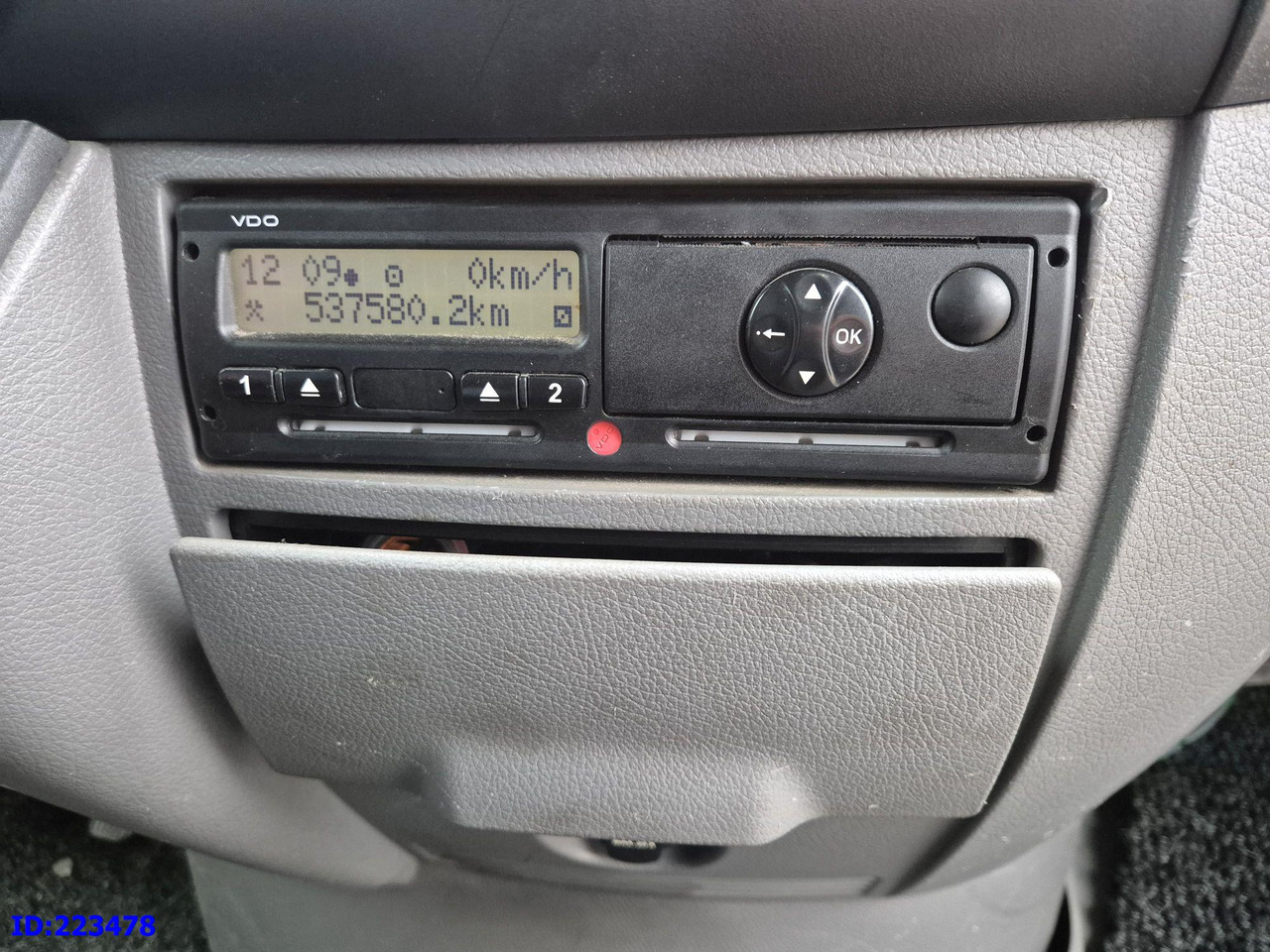 Coach MERCEDES-BENZ Sprinter 518 - VIP - 20-seater: picture 13 Coach MERCEDES-BENZ Sprinter 518 - VIP - 20-seater: picture 13