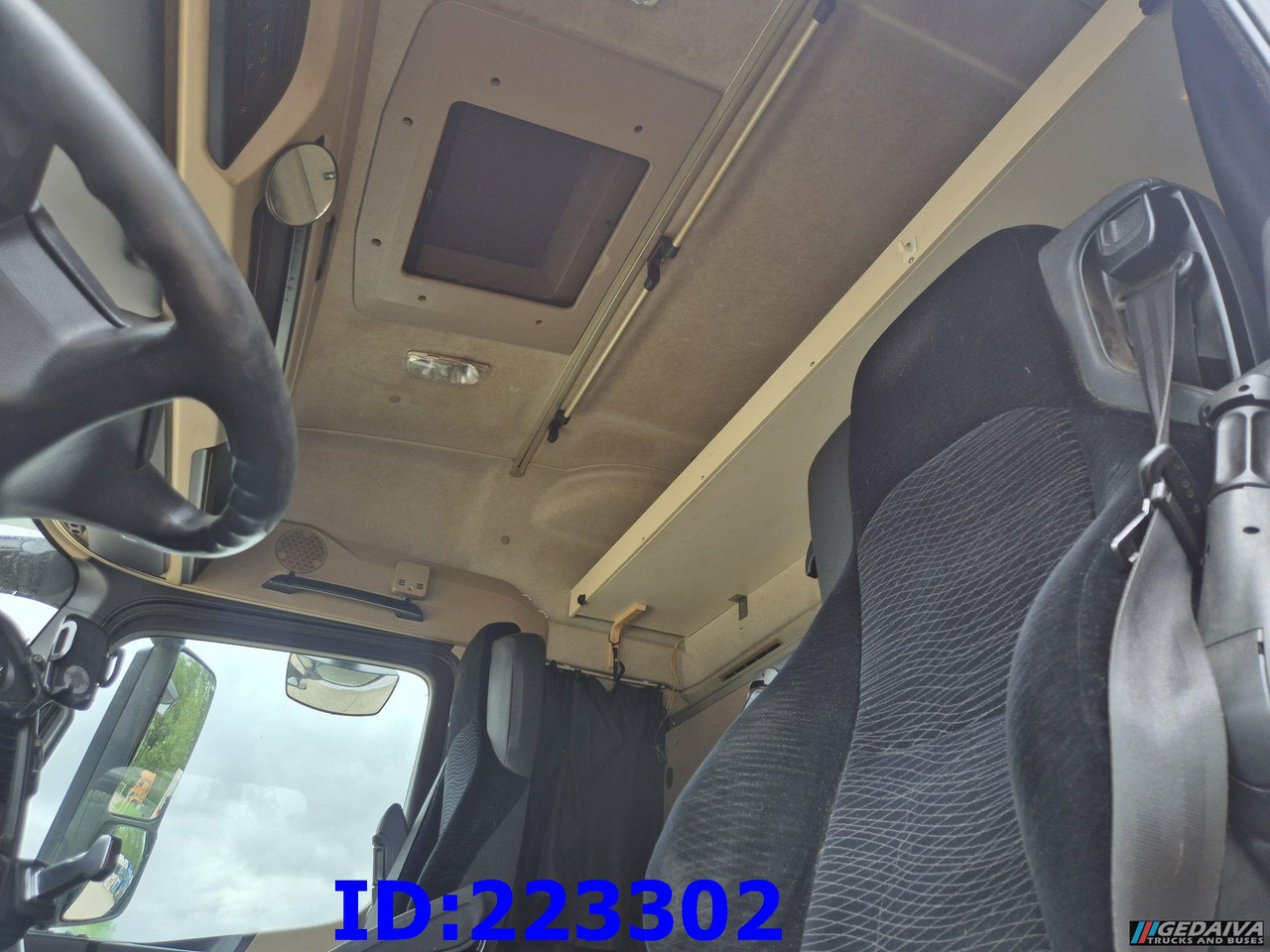 Tractor unit MERCEDES-BENZ Actros 2551 6x2: picture 12