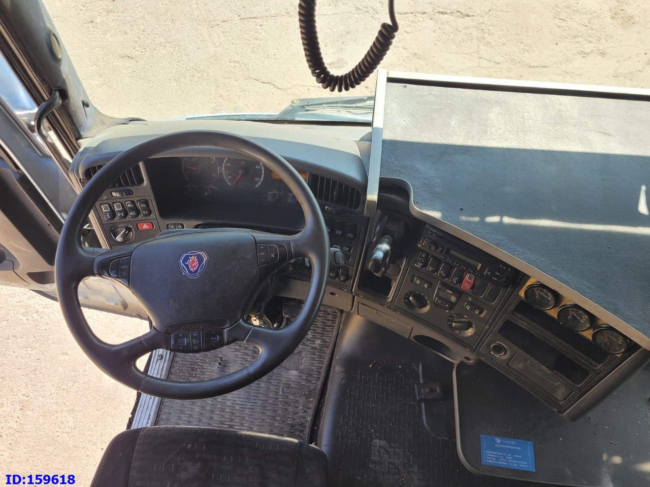 Tractor unit SCANIA R620 6x4 Retarder: picture 9