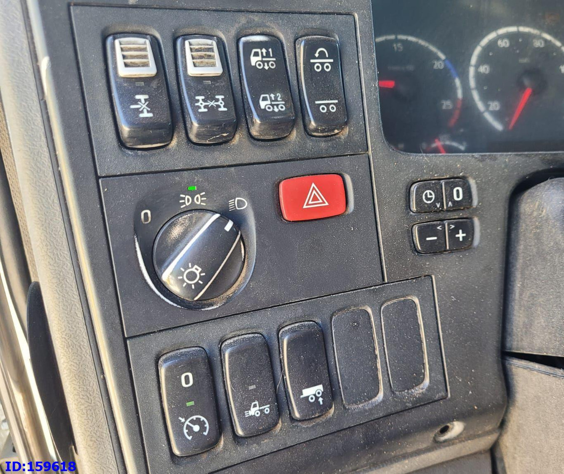 Tractor unit SCANIA R620 6x4 Retarder: picture 10