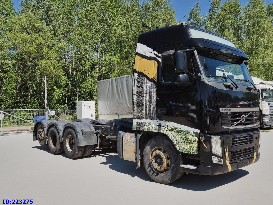 VOLVO FH13 540HP 8X4 (Steering axle) RETARDER - Cab chassis truck: picture 4 VOLVO FH13 540HP 8X4 (Steering axle) RETARDER - Cab chassis truck: picture 4