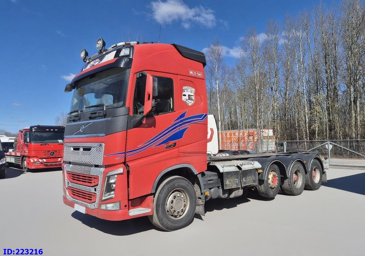 VOLVO FH16 700HP 8X4 Big axle - Cab chassis truck: picture 1 VOLVO FH16 700HP 8X4 Big axle - Cab chassis truck: picture 1