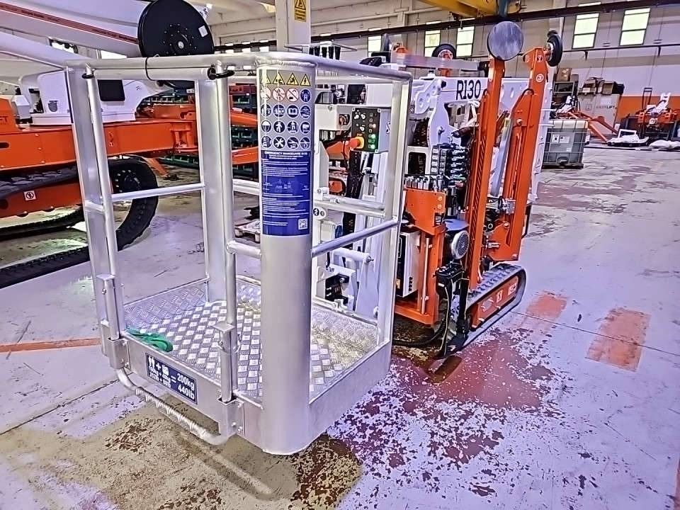 EasyLift R130 - Articulated boom lift: picture 4 EasyLift R130 - Articulated boom lift: picture 4