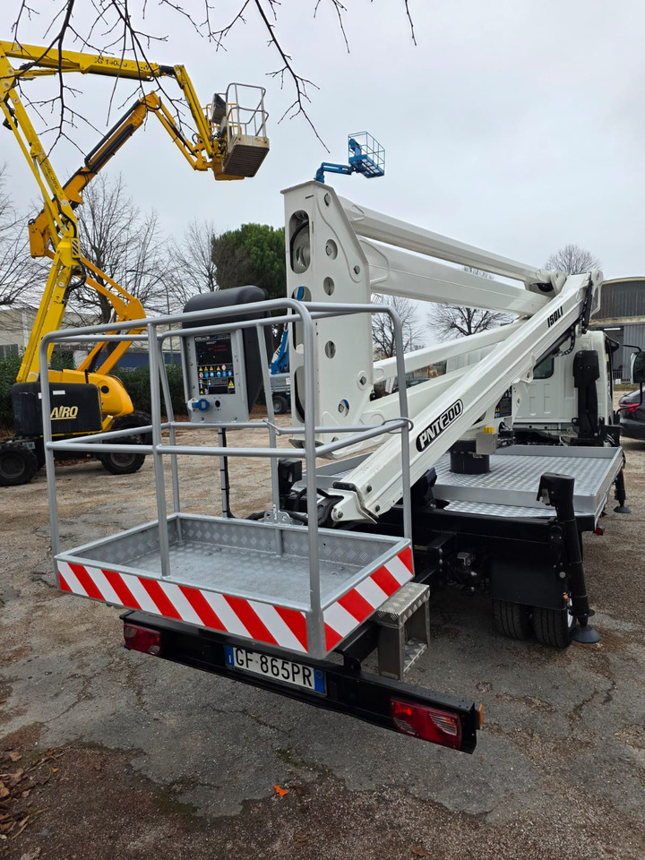 Isoli P 200H - Truck mounted aerial platform: picture 2 Isoli P 200H - Truck mounted aerial platform: picture 2