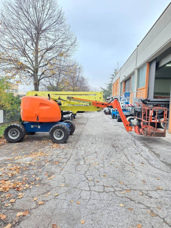 JLG 450 AJ - Articulated boom lift: picture 1 JLG 450 AJ - Articulated boom lift: picture 1