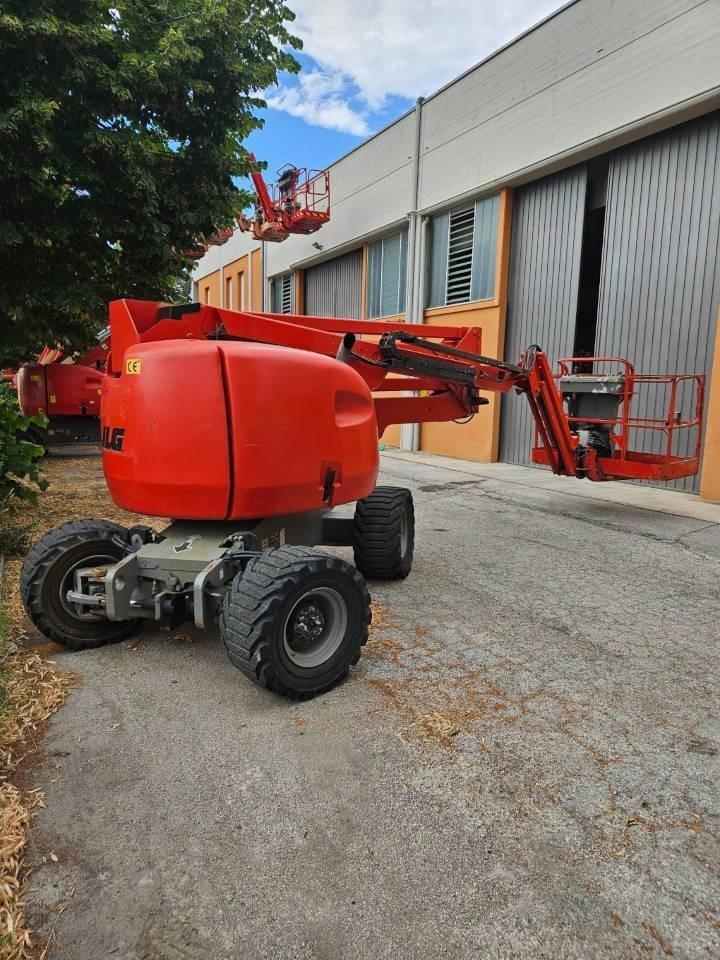 JLG 450 AJ - Articulated boom lift: picture 4 JLG 450 AJ - Articulated boom lift: picture 4