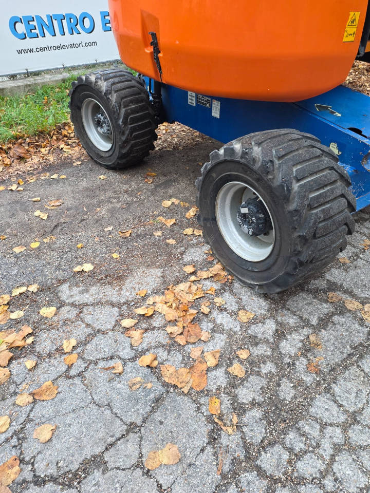 JLG 450AJ - Articulated boom lift: picture 3 JLG 450AJ - Articulated boom lift: picture 3