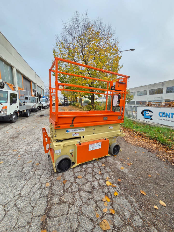 JLG 6RS - Scissor lift: picture 3 JLG 6RS - Scissor lift: picture 3