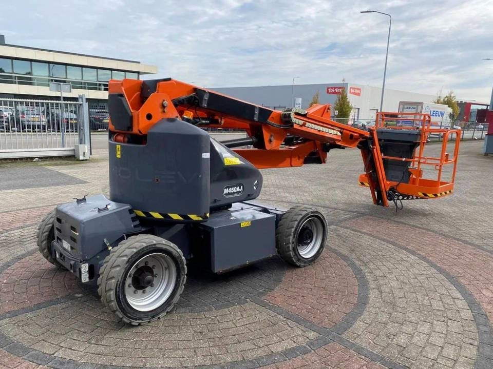 JLG M 450 AJ - Articulated boom lift: picture 2 JLG M 450 AJ - Articulated boom lift: picture 2