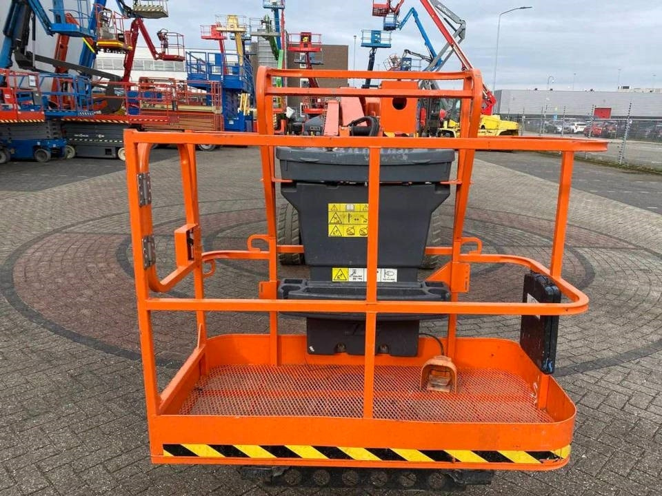 JLG M 450 AJ - Articulated boom lift: picture 3 JLG M 450 AJ - Articulated boom lift: picture 3