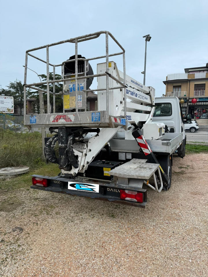 OIL&STEEL 20.10 Plus - Truck mounted aerial platform: picture 5 OIL&STEEL 20.10 Plus - Truck mounted aerial platform: picture 5