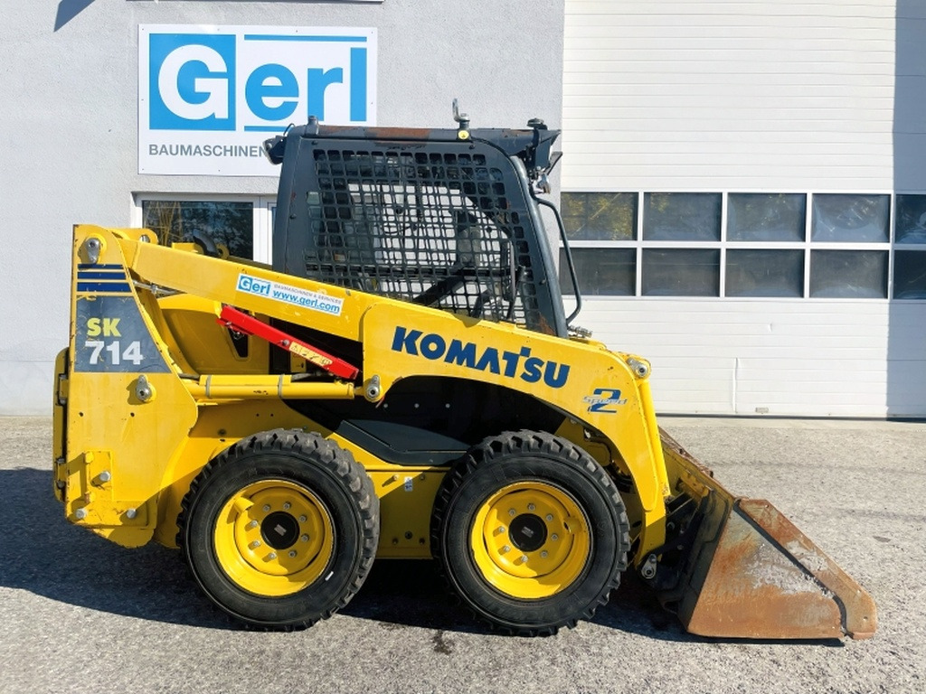 Komatsu SK714 (4077) - Skid steer loader: picture 2 Komatsu SK714 (4077) - Skid steer loader: picture 2