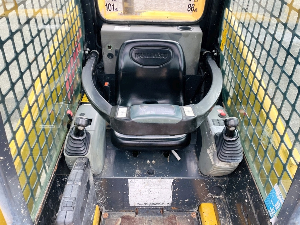 Komatsu SK714-5 (3948) - Skid steer loader: picture 5 Komatsu SK714-5 (3948) - Skid steer loader: picture 5