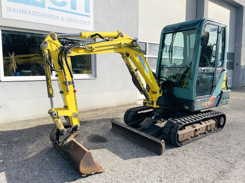 Yanmar B25V (3699) - Mini excavator: picture 4 Yanmar B25V (3699) - Mini excavator: picture 4