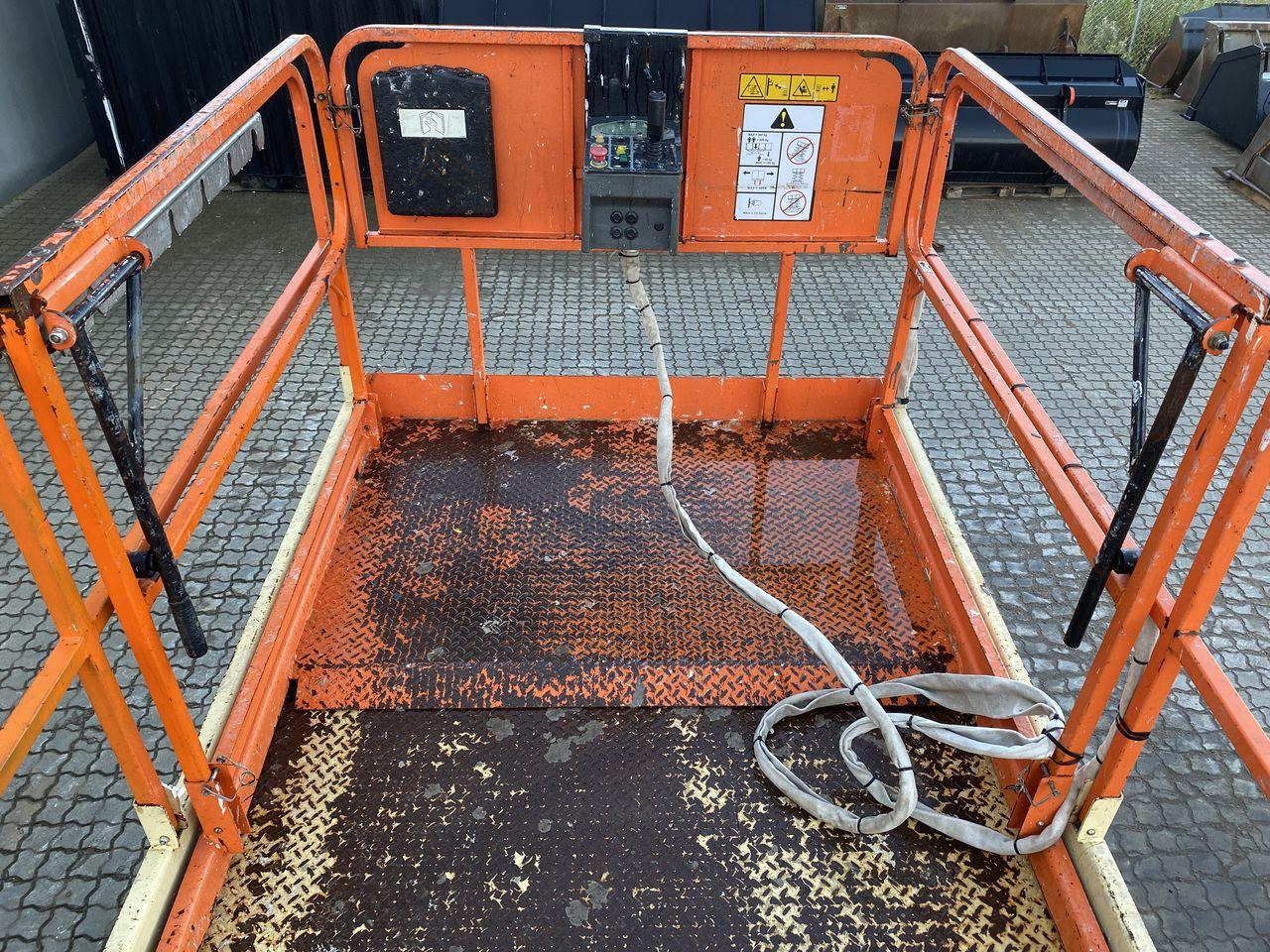 JLG 4069LE - Scissor lift: picture 3 JLG 4069LE - Scissor lift: picture 3