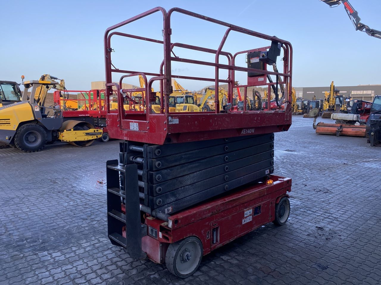 Mantall XE140W - Scissor lift: picture 4 Mantall XE140W - Scissor lift: picture 4