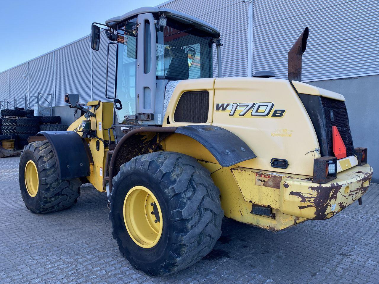New Holland W170B - Wheel loader: picture 2 New Holland W170B - Wheel loader: picture 2