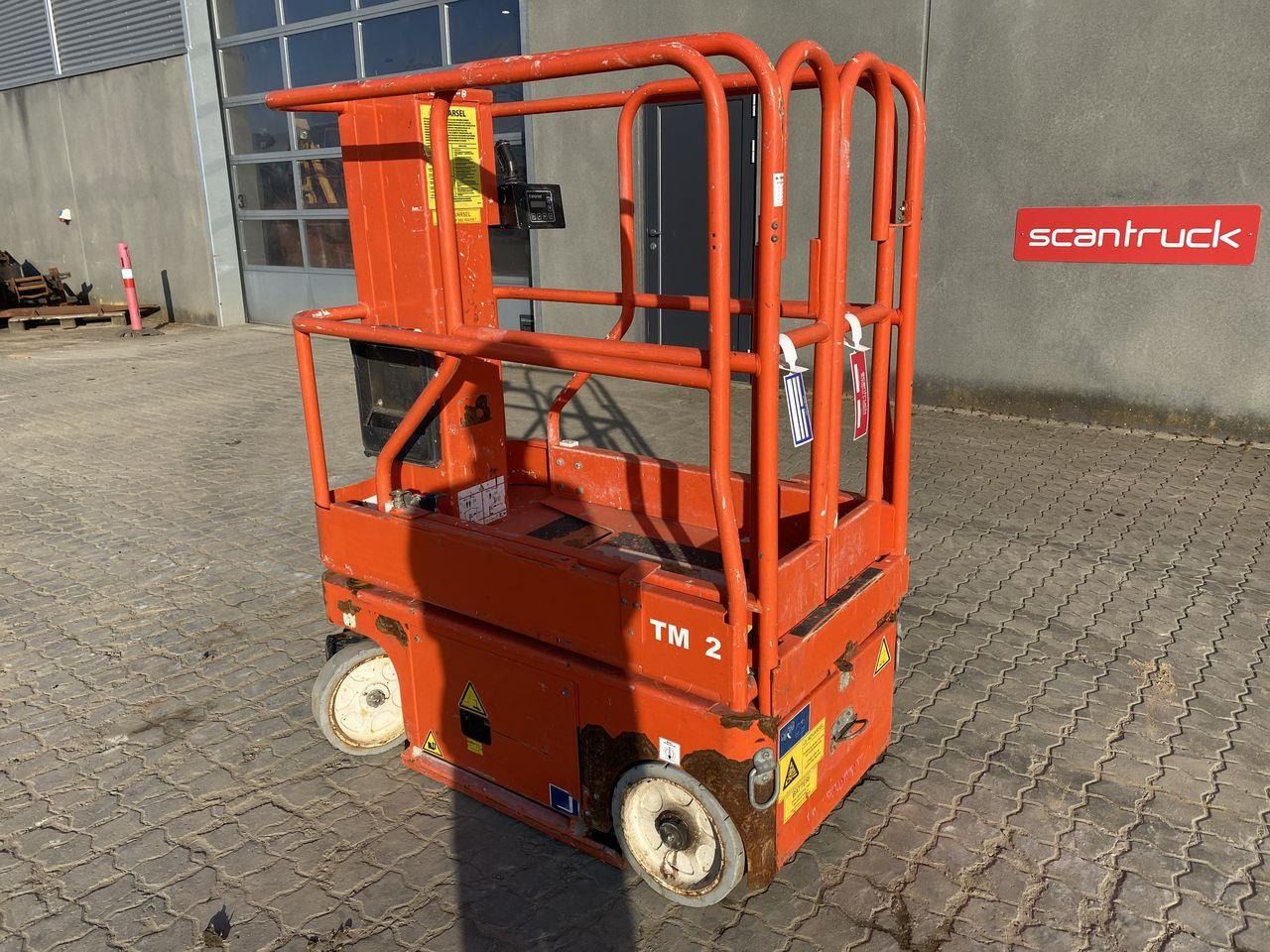 Snorkel TM12 - Vertical mast lift: picture 2 Snorkel TM12 - Vertical mast lift: picture 2