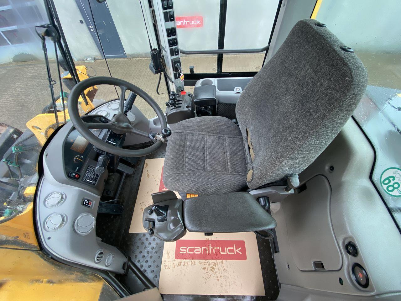 Volvo L90F - Wheel loader: picture 3 Volvo L90F - Wheel loader: picture 3