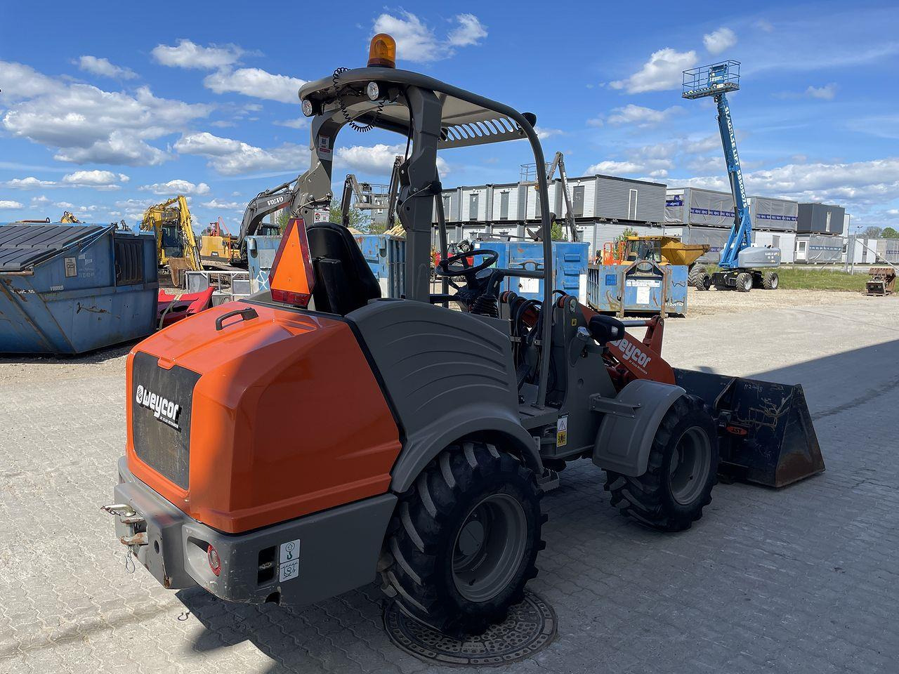 Weycor AR380 Agrar - Compact loader: picture 4 Weycor AR380 Agrar - Compact loader: picture 4