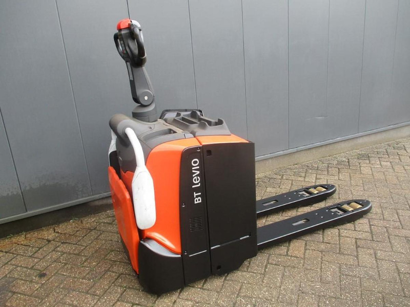 BT LPE 200 - Pallet truck: picture 2 BT LPE 200 - Pallet truck: picture 2