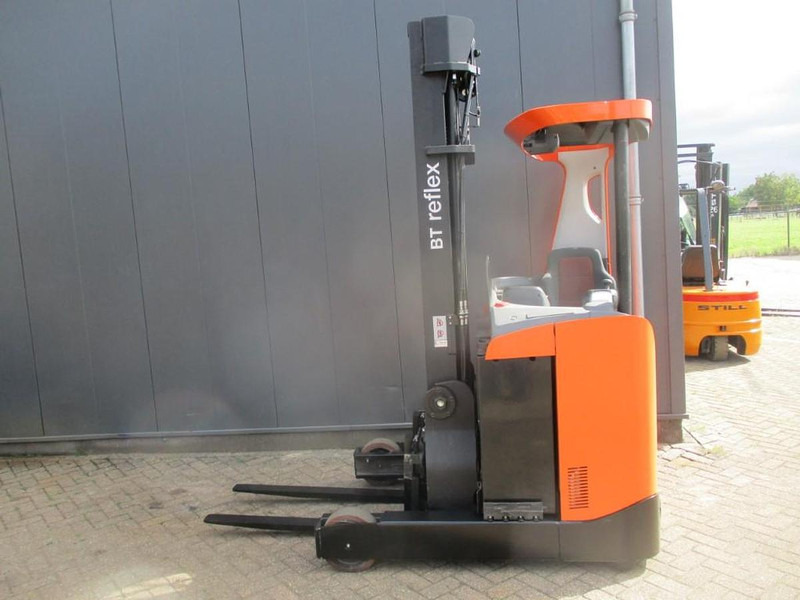 BT RRE 160 - Reach truck: picture 2 BT RRE 160 - Reach truck: picture 2