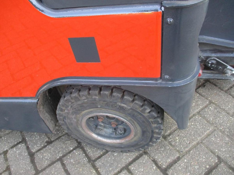 Linde P 60 - Tow tractor: picture 4 Linde P 60 - Tow tractor: picture 4