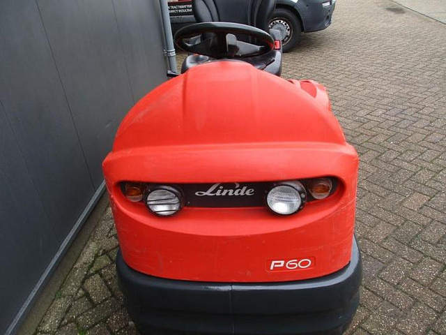 Tow tractor Linde P 60: picture 6