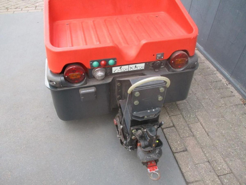 Tow tractor Linde P 60: picture 7