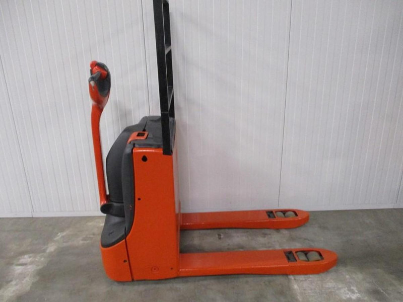 Linde T16 - Pallet truck: picture 2 Linde T16 - Pallet truck: picture 2