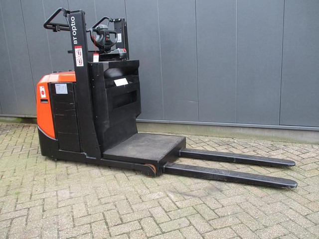 Toyota OSE 100W - Order picker: picture 2 Toyota OSE 100W - Order picker: picture 2