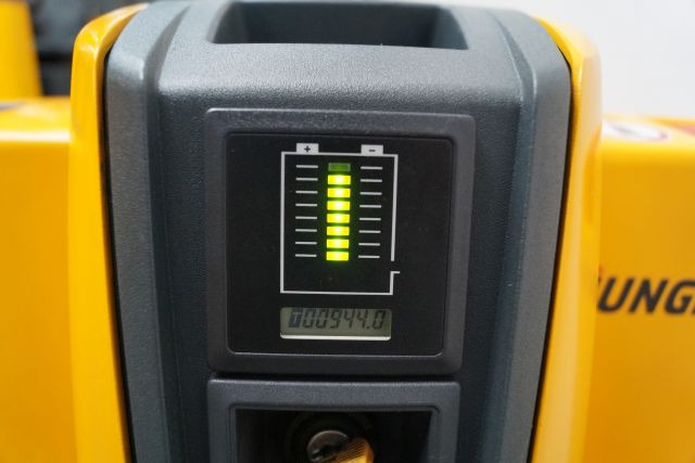 Jungheinrich EJE230 - Pallet truck: picture 4 Jungheinrich EJE230 - Pallet truck: picture 4