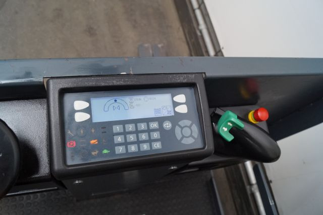 Jungheinrich EKS312 - Order picker: picture 4 Jungheinrich EKS312 - Order picker: picture 4