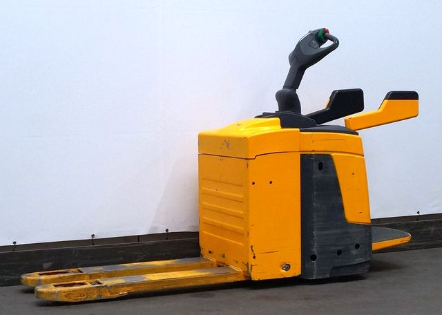 Jungheinrich ERE225 - Pallet truck: picture 1 Jungheinrich ERE225 - Pallet truck: picture 1