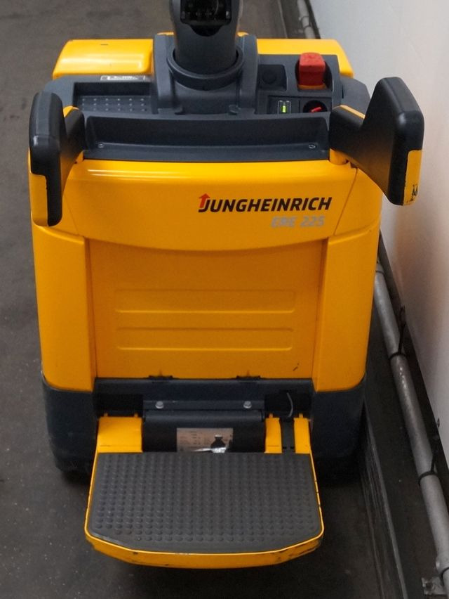 Jungheinrich ERE225 - Pallet truck: picture 3 Jungheinrich ERE225 - Pallet truck: picture 3