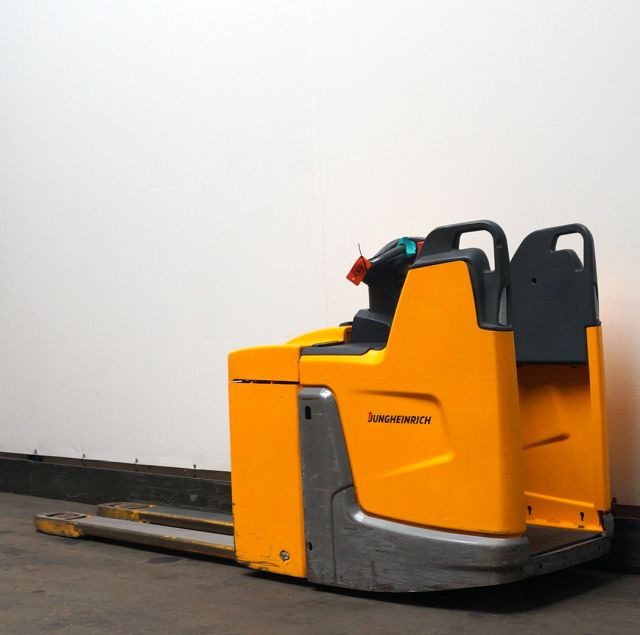 Jungheinrich ERE225 - Pallet truck: picture 2 Jungheinrich ERE225 - Pallet truck: picture 2