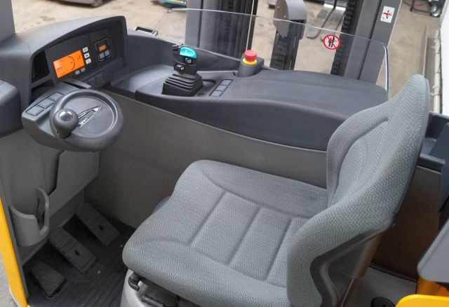 Jungheinrich ETV214 - Reach truck: picture 3 Jungheinrich ETV214 - Reach truck: picture 3