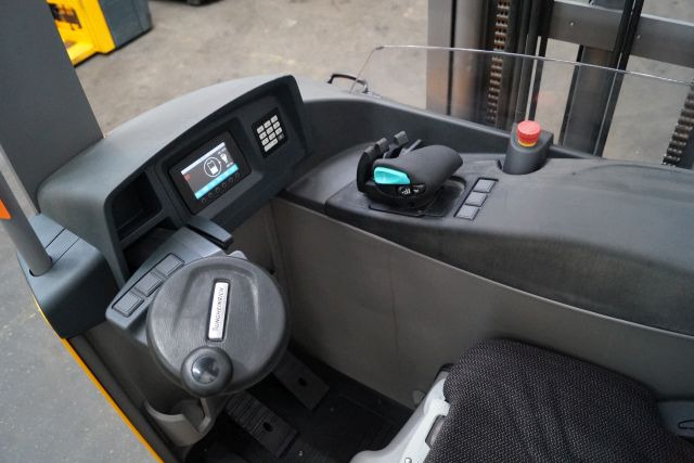 Jungheinrich ETV214 - Reach truck: picture 3 Jungheinrich ETV214 - Reach truck: picture 3