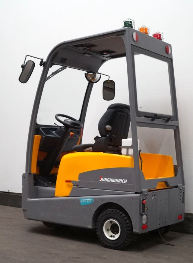 Jungheinrich EZS570 - Tow tractor: picture 2 Jungheinrich EZS570 - Tow tractor: picture 2