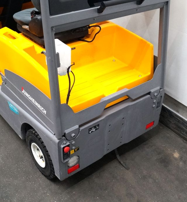Jungheinrich EZS570 - Tow tractor: picture 4 Jungheinrich EZS570 - Tow tractor: picture 4