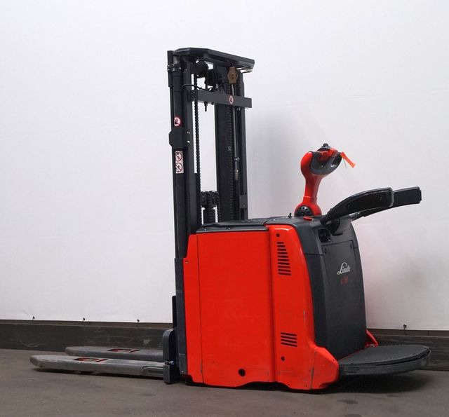 Linde L12AP - Stacker: picture 2 Linde L12AP - Stacker: picture 2