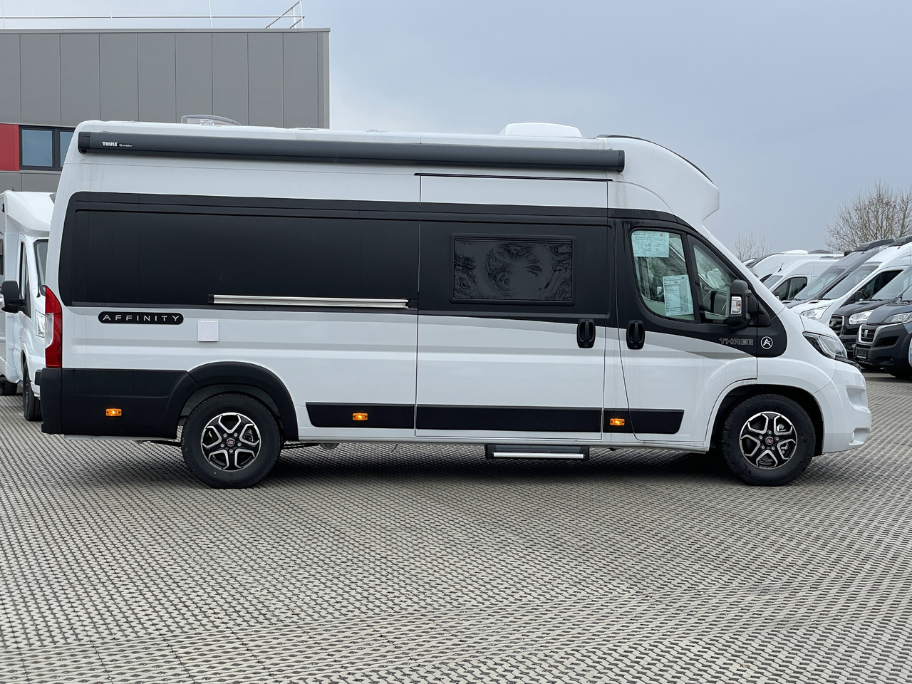 Affinity Three **180 PS** **AUTOMATIK** - Campervan: picture 2 Affinity Three **180 PS** **AUTOMATIK** - Campervan: picture 2