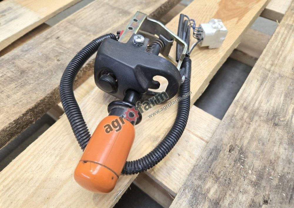 Przełącznik rewersu Valtra T171, T181, T191, 8550 - Electrical system: picture 2 Przełącznik rewersu Valtra T171, T181, T191, 8550 - Electrical system: picture 2