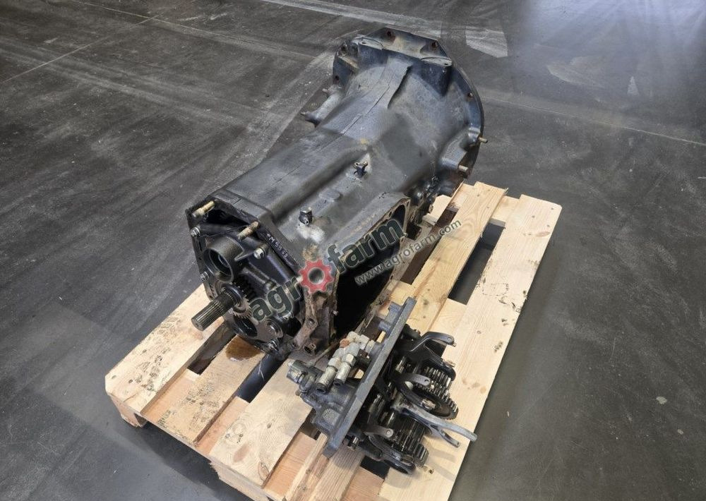 Skrzynia biegów Kubota M9540 - Gearbox: picture 1 Skrzynia biegów Kubota M9540 - Gearbox: picture 1