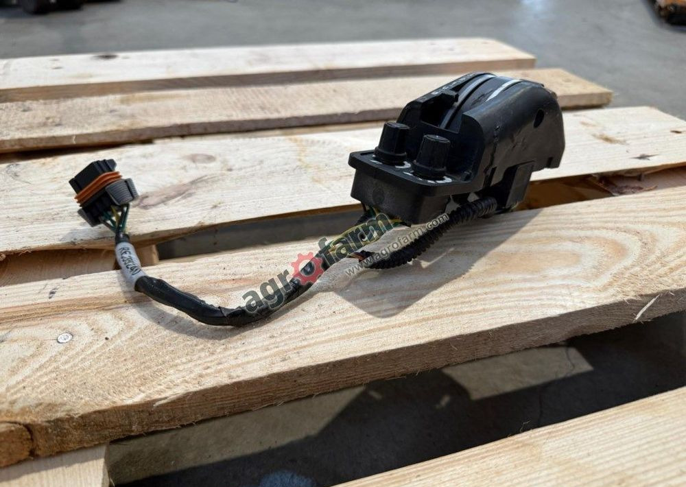 Sterownik EHR John deere 6155M - Electrical system: picture 3 Sterownik EHR John deere 6155M - Electrical system: picture 3