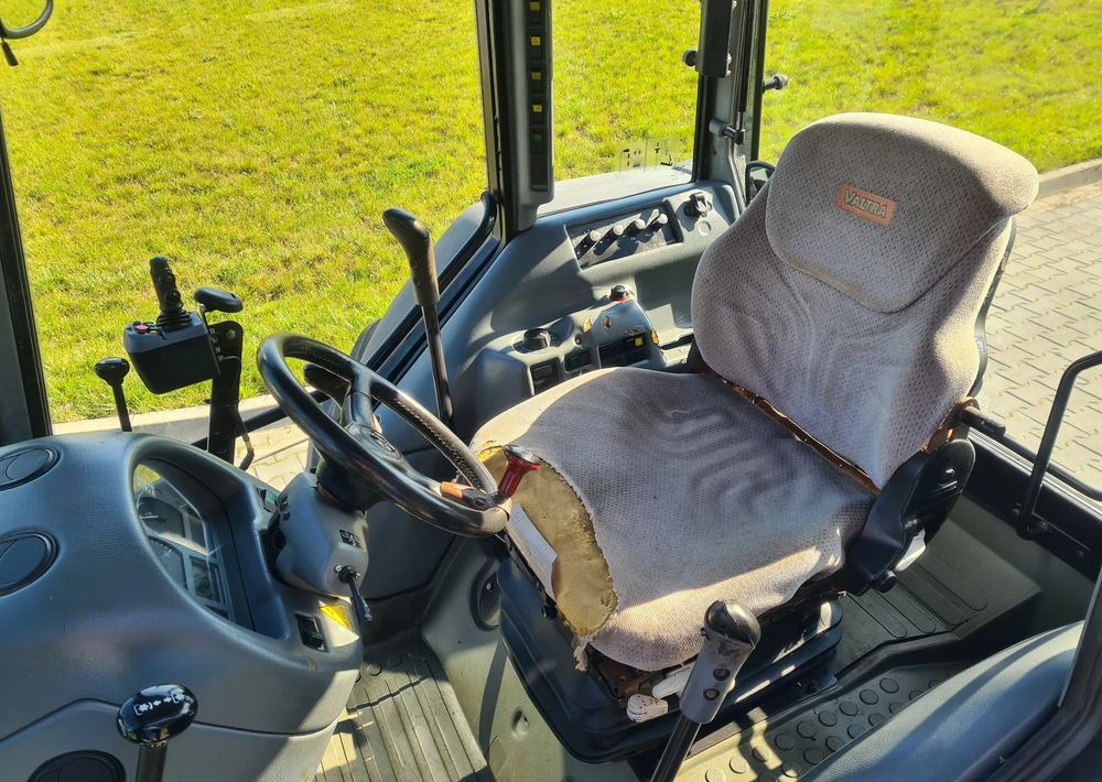 Valtra A95 - Farm tractor: picture 5 Valtra A95 - Farm tractor: picture 5