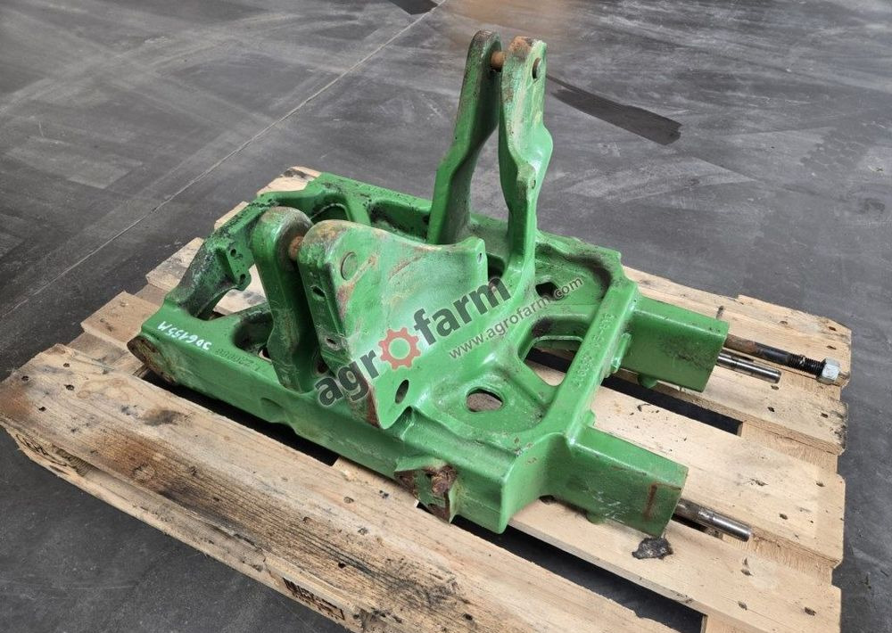 Wspornik przedniego mostu John Deere 6155M - Body and exterior: picture 2 Wspornik przedniego mostu John Deere 6155M - Body and exterior: picture 2